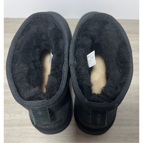 NEW UGG Classic Mini II Black Short Boot Size 10 - Picture 8 of 11